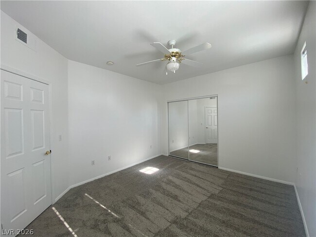 Building Photo - 8555 W Russell Rd