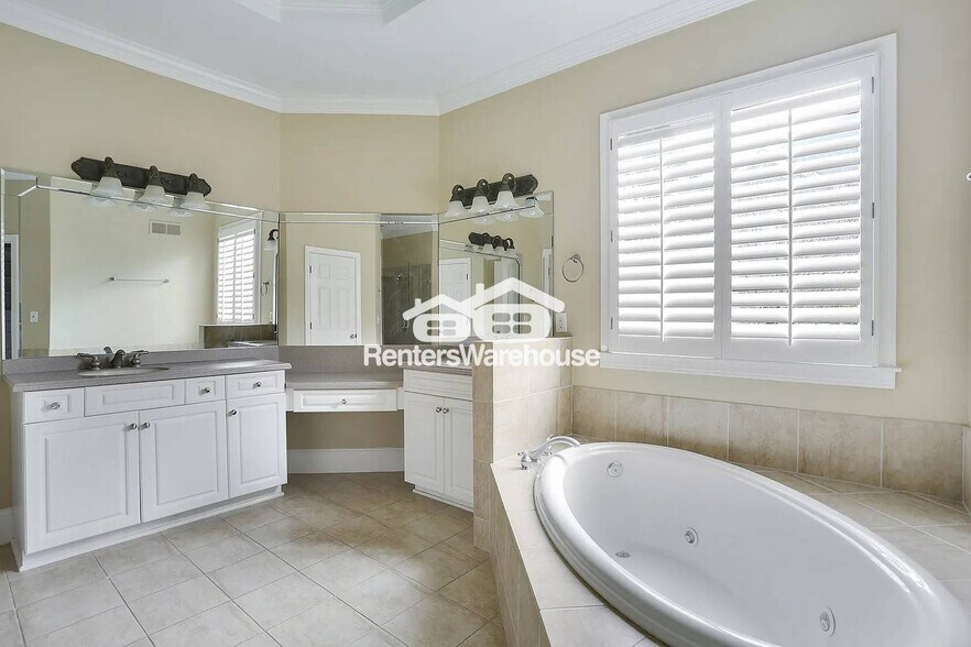 Building Photo - 653 Tabbystone NW