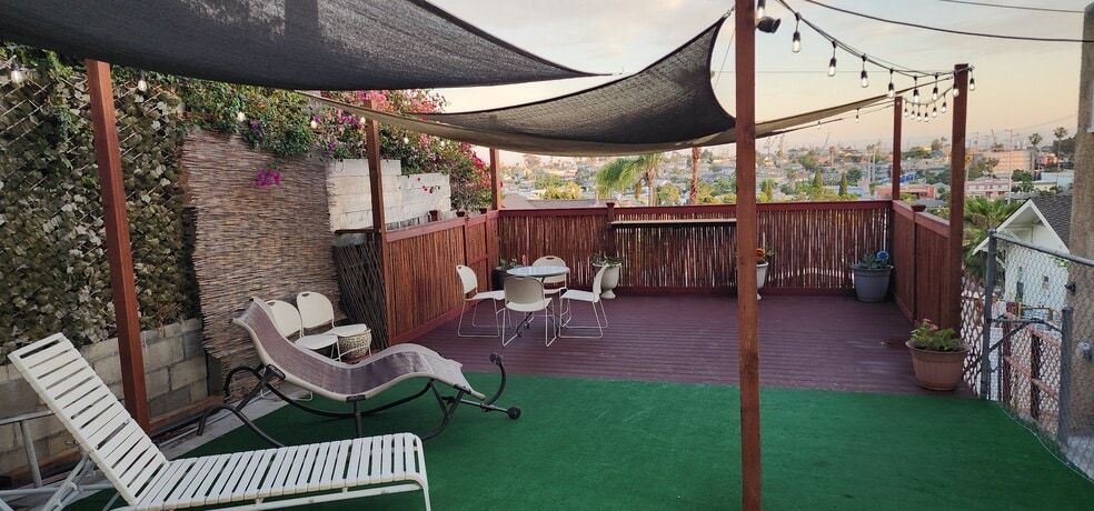 SHARED PATIO \ DECK - 2625 J St