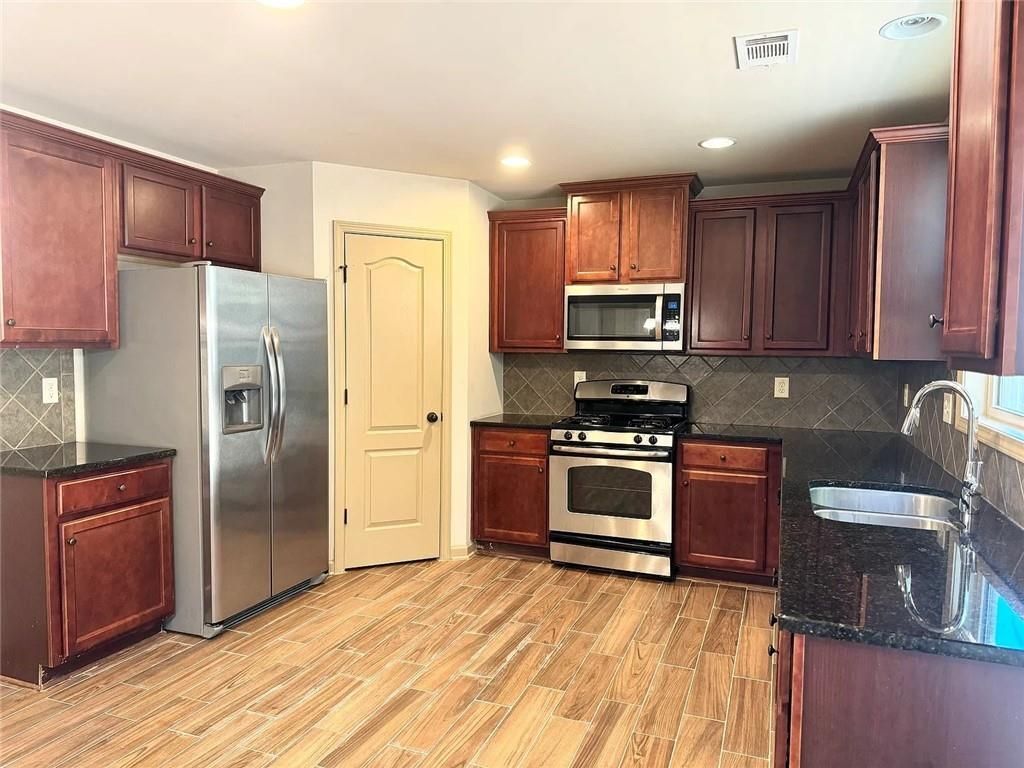 Building Photo - 3238 Sag Harbor Ct NE