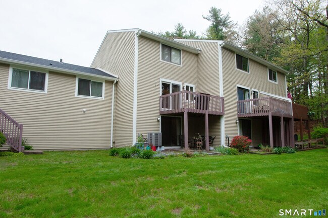 Building Photo - 17 Wiggins Farm Dr