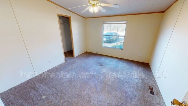 Building Photo - 202 Bunker Ct