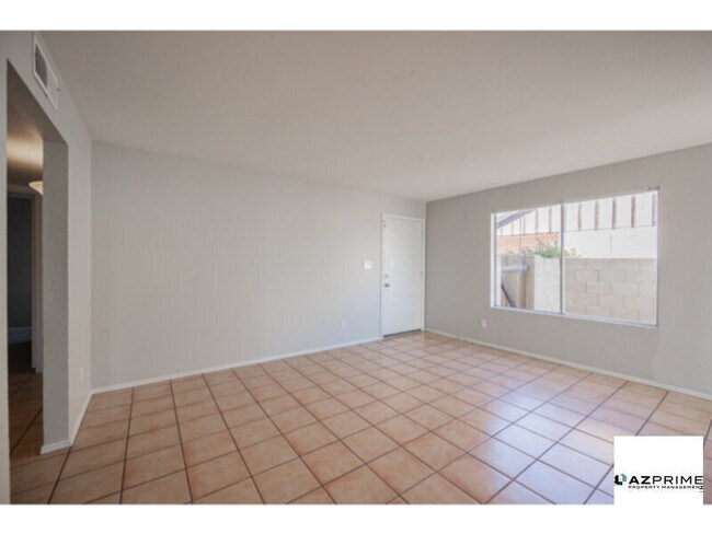 Building Photo - Exceptional 3/2 Tempe Townhouse - Modern Comfort in a Prime Location!
