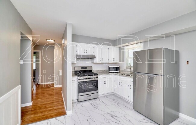 Building Photo - 3608 St Cosmas Ln