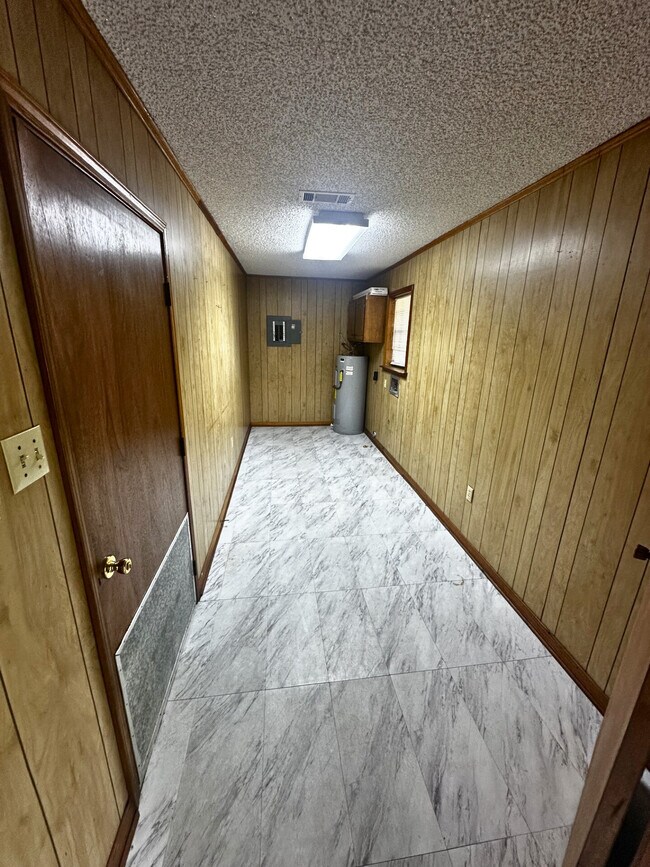 Building Photo - 14235 Lamonte Ln