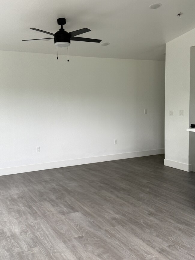 Building Photo - 4700 W Sassy Ave