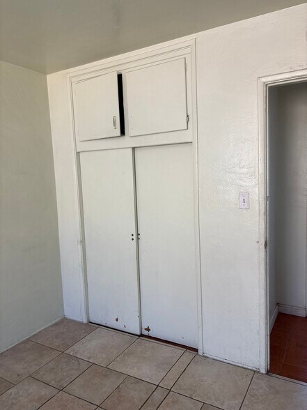 Building Photo - 5073 Sterling Ct