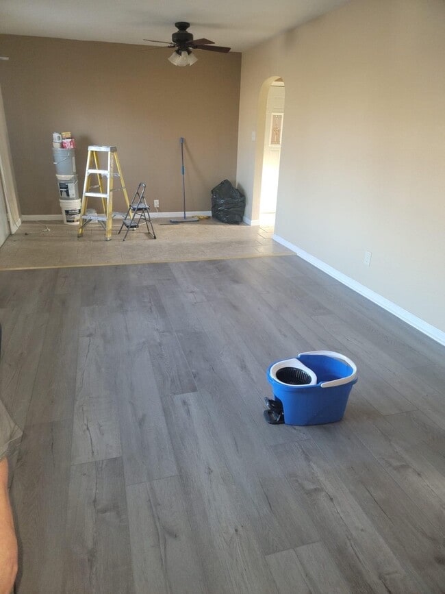 Building Photo - 22659 Old Hwy 169