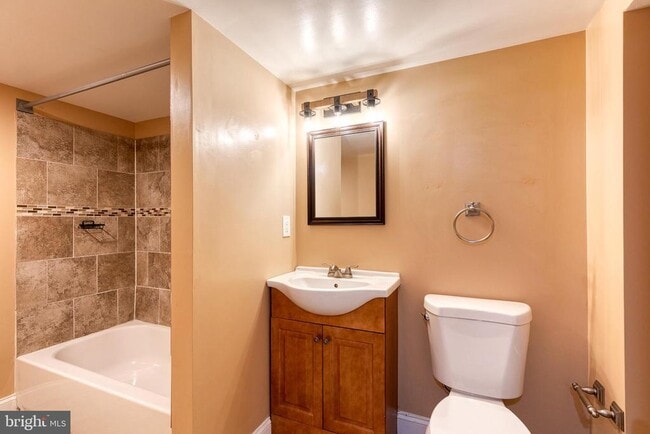 Building Photo - 2103 Southern Ave