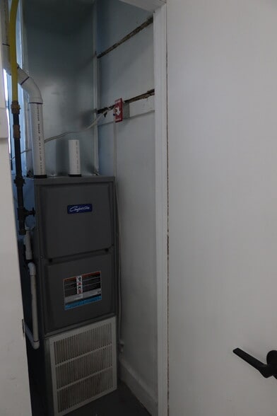 Building Photo - 26 Linden Ave