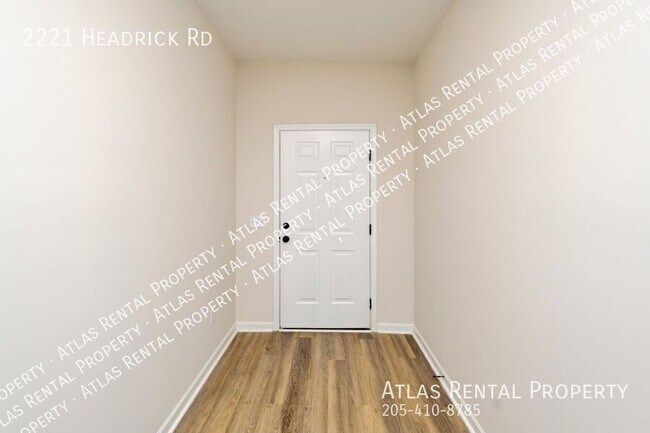 Building Photo - 2221 Headrick Rd