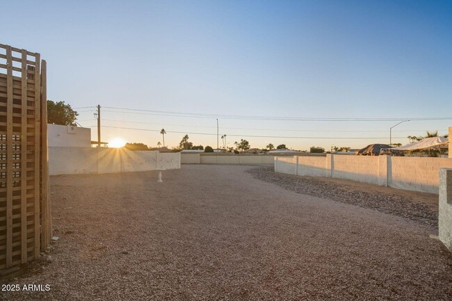 Building Photo - 6120 E Augusta Cir