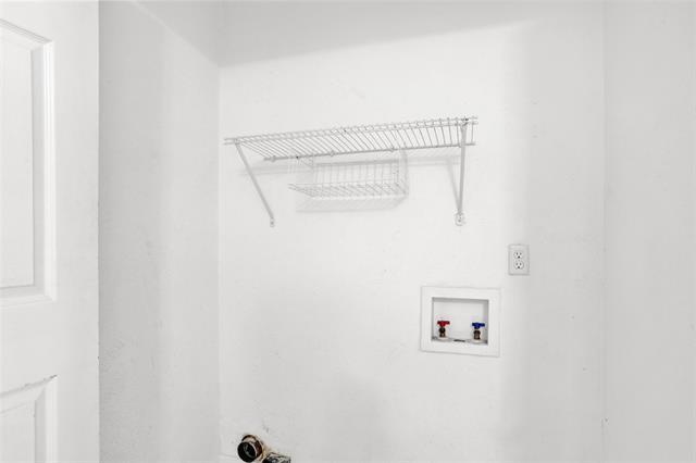 Building Photo - 10533 Solta Dr