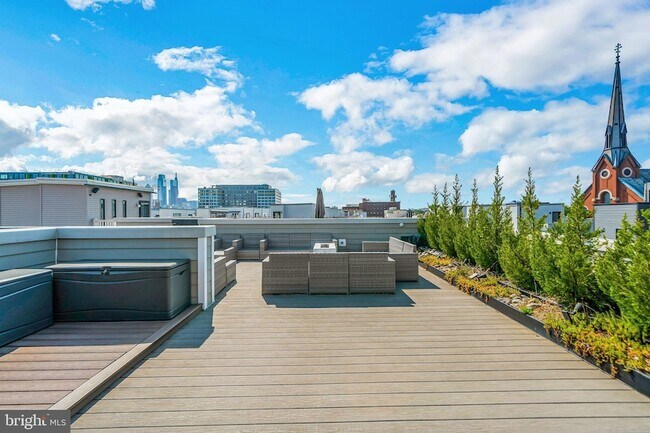 Building Photo - 620 N 3rd St