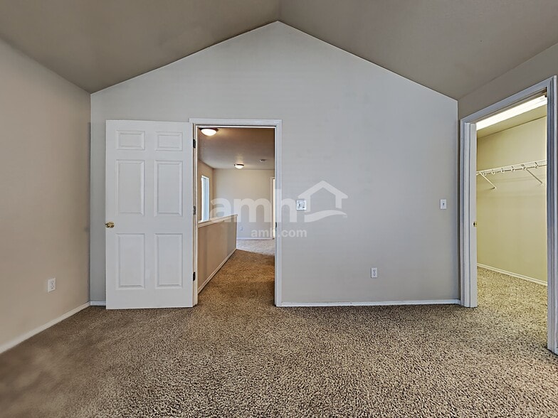 Building Photo - 17633 SW Falling Leaf Ct