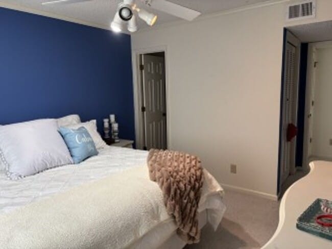 Building Photo - Cedar Point Villas, B32 Swansboro NC