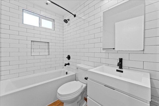 Building Photo - 941 Normandie Ave