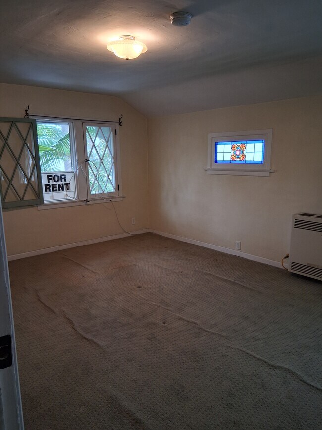 Building Photo - 1423 Cabrillo Ave