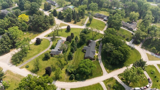 Building Photo - 3673 Pheasant Dr