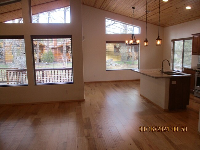 Building Photo - 2520 Waters Edge Ln