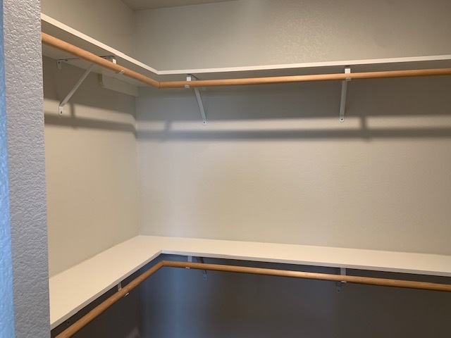 Building Photo - 528 Bull Run Dr