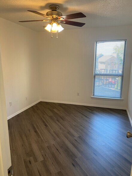 Building Photo - 1614 Pecan Chase Cir