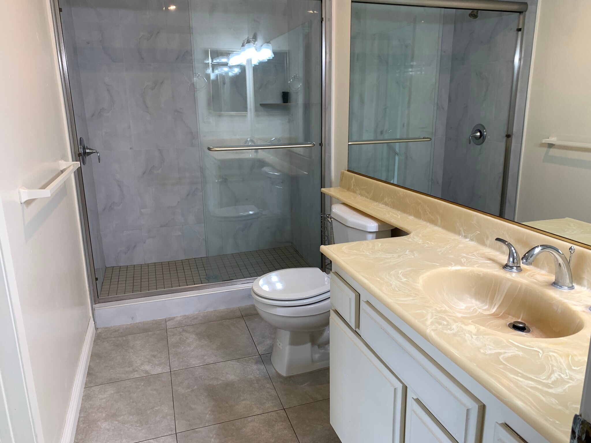 Building Photo - 15220 S Normandie Ave