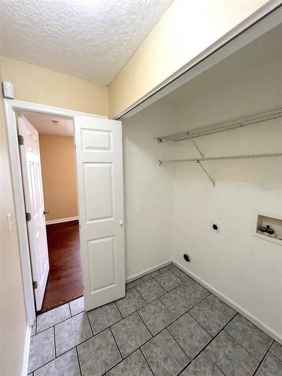Building Photo - 122 Parkview Dr