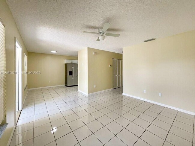 Building Photo - 873 SW 10th St
