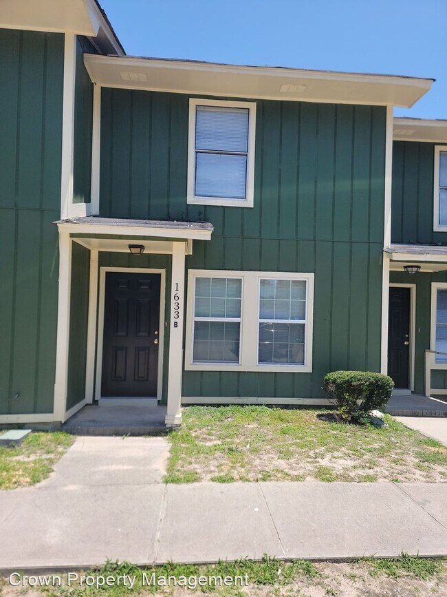 Building Photo - 2 br, 1.5 bath House - 1633 B North Street