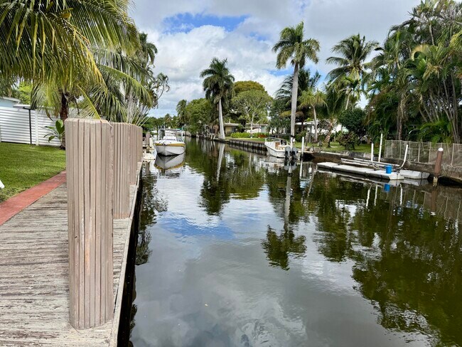 Building Photo - 4540 SW 28th Terrace