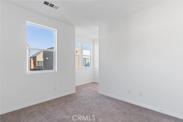 Building Photo - 138 Sawbuck