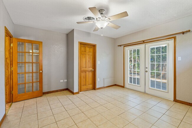 Building Photo - 101 Sultenfuss Ave