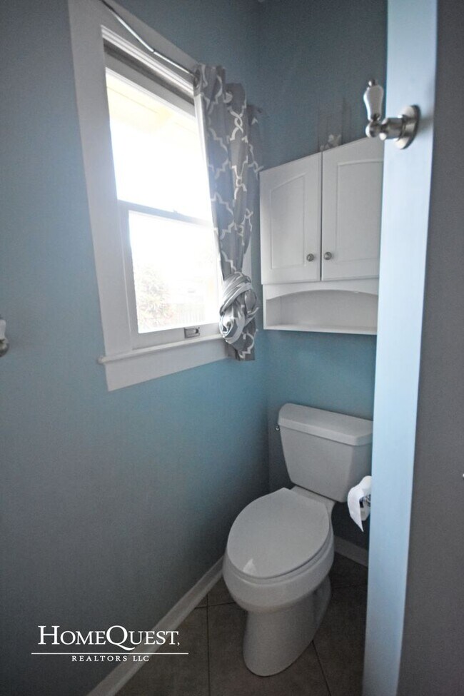 Building Photo - Live in Kailua Town!  Pet Friendly 3/2 with A/C - $4400
