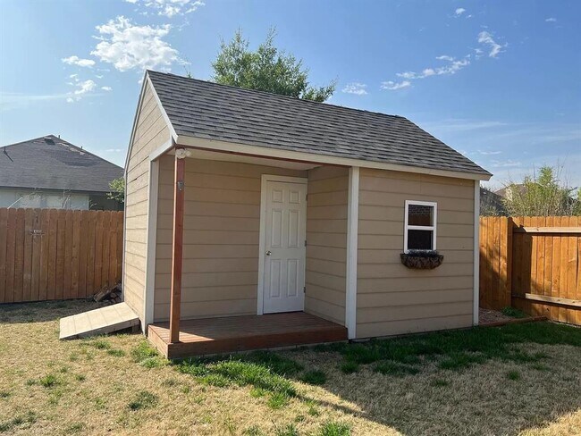 Building Photo - 1687 Twin Estates Dr
