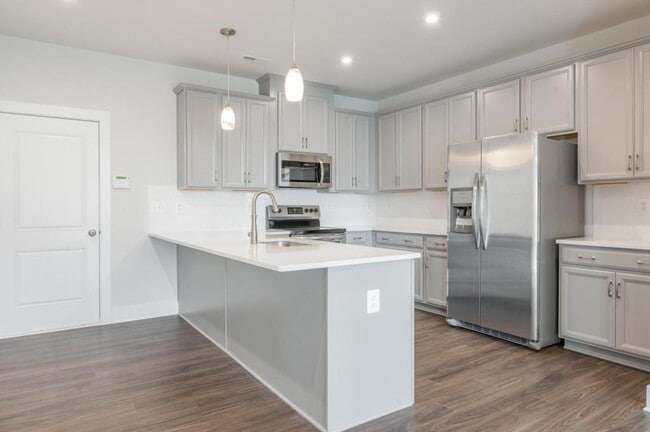 Building Photo - 2618 Lassen Dr
