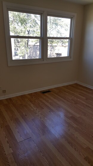 Building Photo - 1854 Jamestown Cir