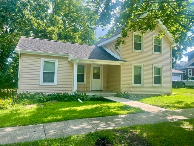 Building Photo - 2827 Austin St