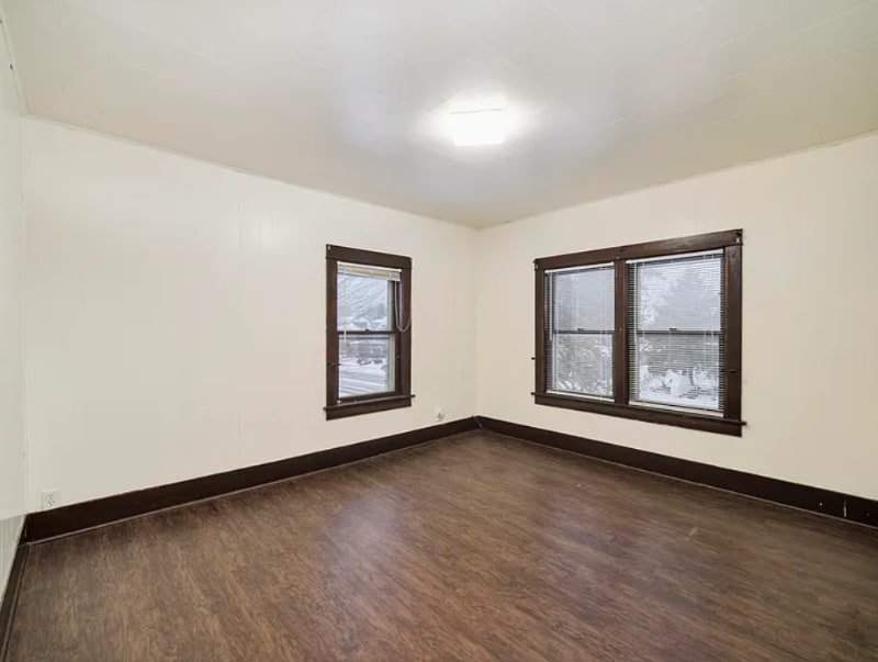 Building Photo - 720 E Ludington Ave