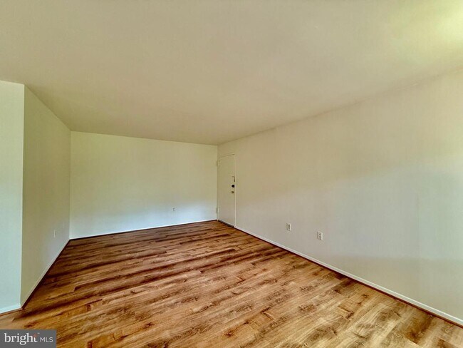 Building Photo - 12204 Braxfield Ct
