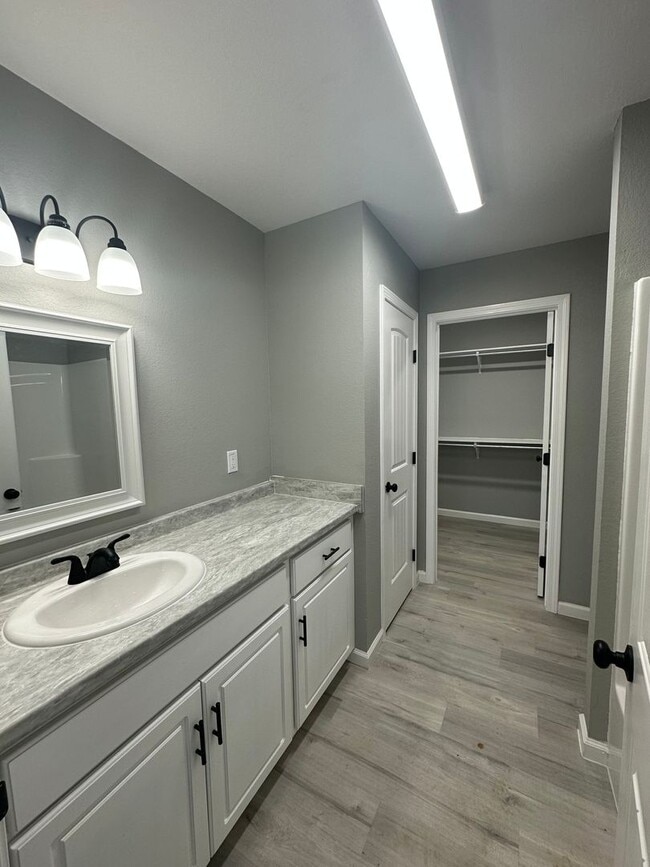 Building Photo - 3 Bed 2 Bath Brick Home - New Construction - Available NOW