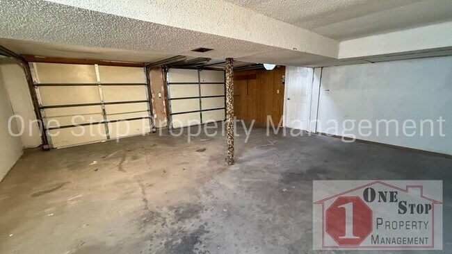 Building Photo - Charming 3-bedroom, 2-bathroom home in Blue Springs