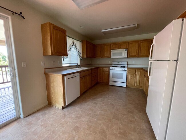 Building Photo - 205 Kit Ln
