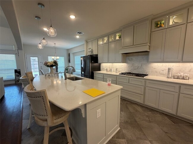 Building Photo - 9840 El Colina Dr