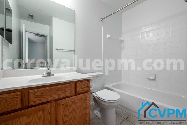 Building Photo - 2668 Streamview Dr