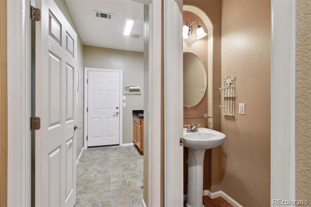 Building Photo - 11390 Navajo Cir