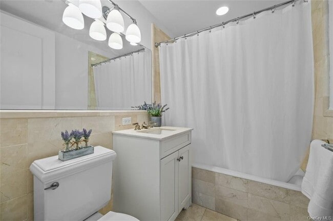 Building Photo - 10 City Pl