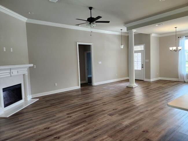 Building Photo - *****AVAILABLE NOW*****