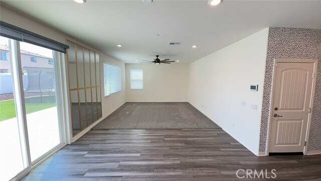 Building Photo - 27531 Mountainside St