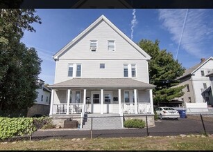 Building Photo - 15 Snow St